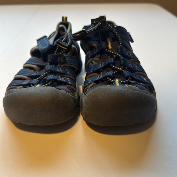 KEEN Kids Navy and Charcoal Sandals - Picture 4 of 8
